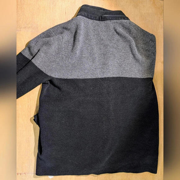 HOST PICK 🖤GUESS Infinity Zipper Cardigan - Picture 5 of 6